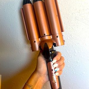 BEACH WAVER for hair works great! It’s brand new haven’t been used!